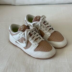 Nike White/tan Low-Top Sneakers
